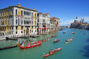 Scopri di più sull'articolo Venezia e la Voga Longa